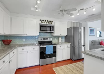 Flamingo Harbor kitchen