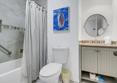 Flamingo Harbor bathroom