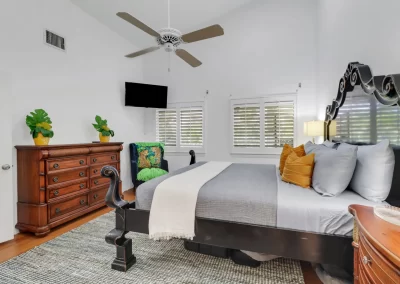 Flamingo Harbor bedroom