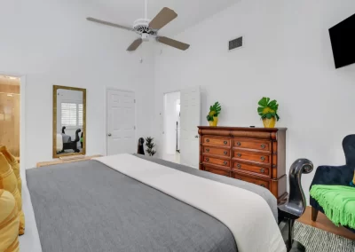 Flamingo Harbor bedroom