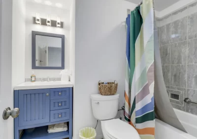 Flamingo Harbor 2nd bathroom