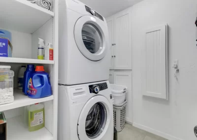 Flamingo Harbor washer and dryer