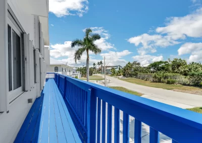 Flamingo Harbor front deck walkway